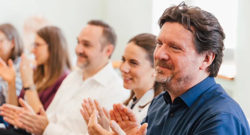 Newsletter Bild mit Team von Competenc on Top