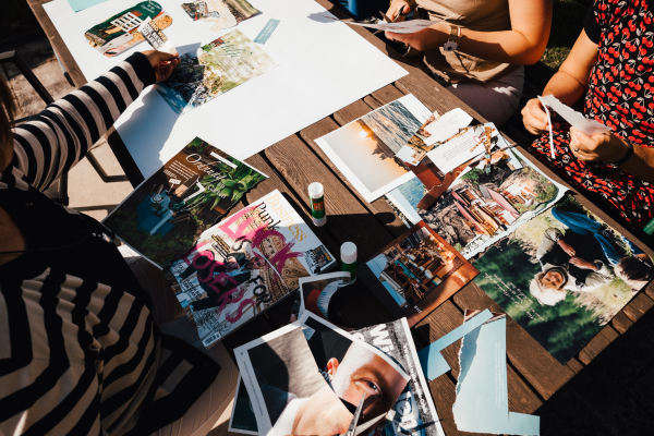 Person an Tafel bei Competence on Top