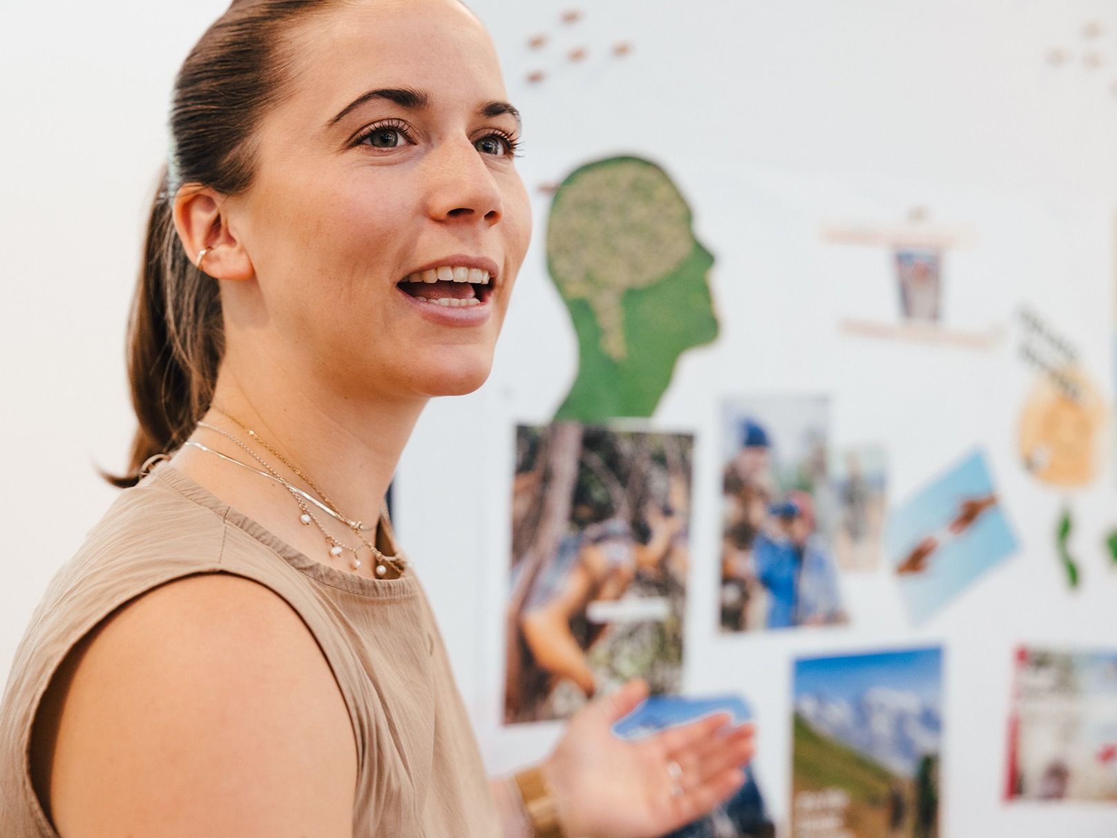 Personen im Kurs Tisch bei Competence on Top
